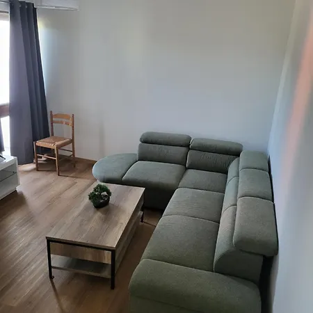 Charment Au Pied De Trame